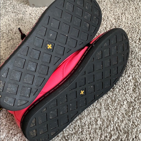 Pink Doc’s - Picture 5 of 5